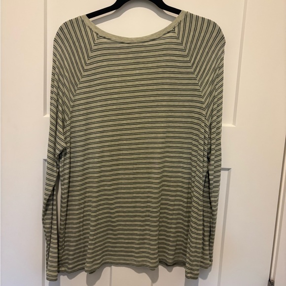 CAbi Olive Stripe Game Tee 4375 Size Large VGUC long sleeve - Picture 5 of 5